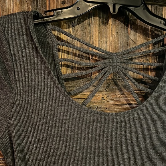 Fashion Top - Picture 2 of 5